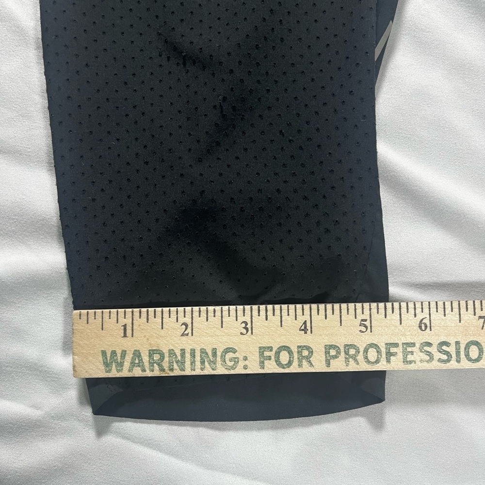 Nike Dri-Fit Women’s Capri Black Size Medium Drawstring Zip Pockets - Picture 14 of 16